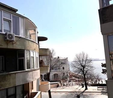 Old Town Apartment | Cazinou Flat LowCost