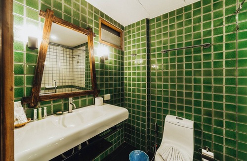 Karon Hotel | CC's Hideaway
