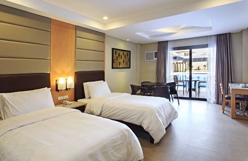 Mandaue Hotel | Cebu Westown Lagoon - South Wing