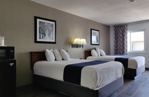 Sandusky Hotel | Cedar Cove