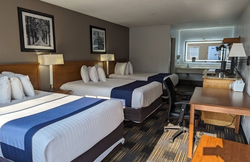 Sandusky Hotel | Cedar Cove
