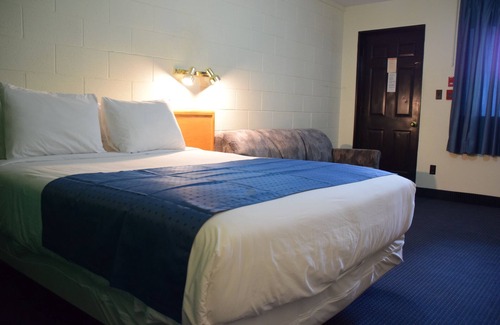 Bracebridge Hotel | Cedar Lane Motel