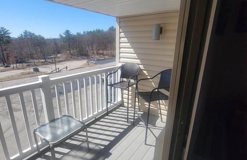 Weirs Beach Condo | Cedar Lodge 311A- Hotel Style Unit