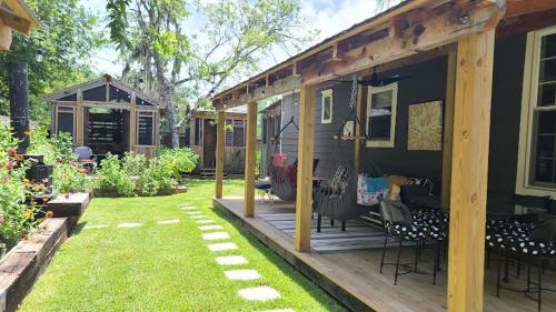 Dickinson House | Cedar Oaks Inn LLC