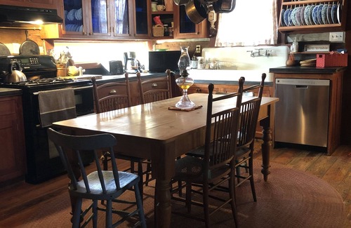 Milford Cabin | Cedar Ridge Farm - Rural Artist/Writer Retreat