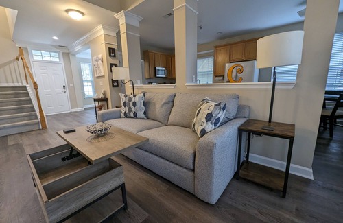 Concord House | Cedar's Corner in Concord | Spacious & Clean