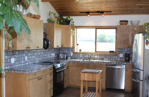 Ashland House | Cedar Wood Mountain View Retreat