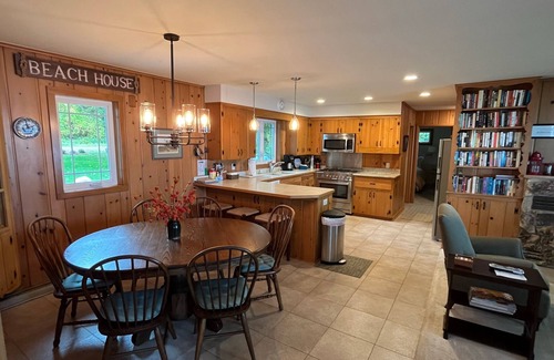 Jacksonport Cottage | 🌲CEDARSHORES-PRIME Sept.-Oct. FALL Color Dates Open-Book Now!