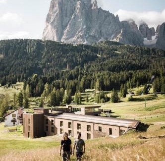 Santa Cristina Val Gardena Hotel | Cendevaves Alpine Silence