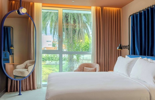 Centro / Baixa Hotel | Cenica Porto Hotel, Curio Collection by Hilton