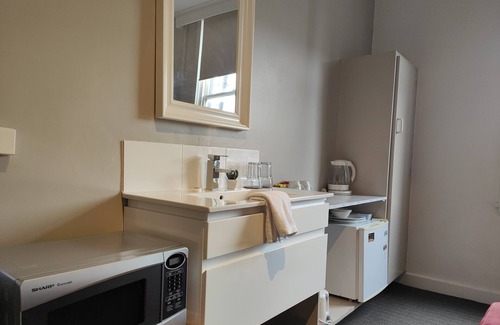 Launceston CBD Hotel | Centennial Inn on Bathurst