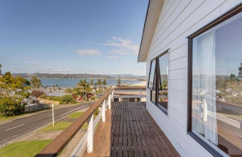 Whitianga House | Centennial Seascape - Whitianga Holiday Home