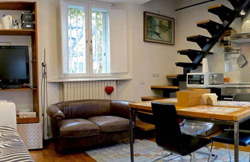 Parma City Centre Apartment | Center, air conditioned, renovated with transit and parking