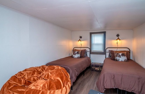 Gorham Apartment | Center Camp - 3 bed w/air hockey and Pac-man!
