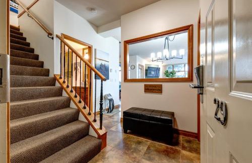 Village North Apartment | Central 2BR with Prime Amenities