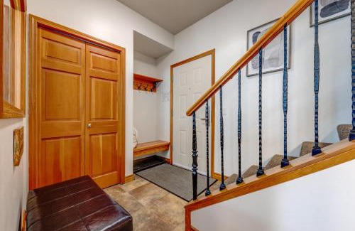 Village North Apartment | Central 2BR with Prime Amenities