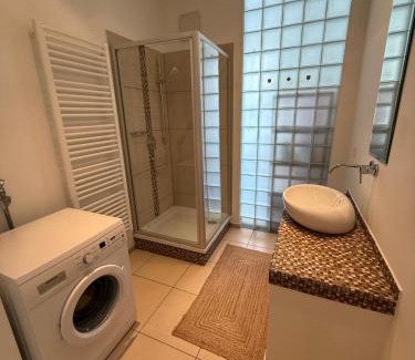 Glockenbach Apartment | Central 92sqm - Modern 2 Bedroom Apartment