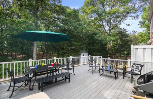 Orleans House | Central AC Close to Nauset Beach