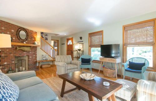 Orleans House | Central AC Close to Nauset Beach