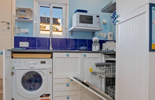 Old Town Apartment | Central apartment with terrace 1 min from beach, pets allowed