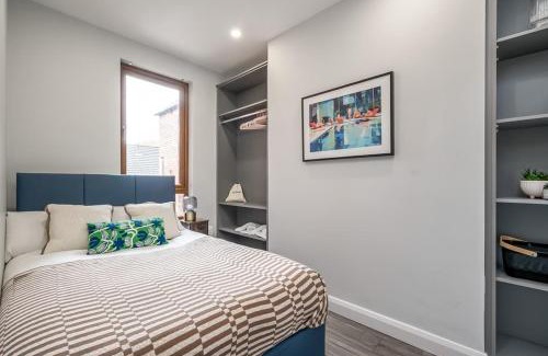 Queens Quarter Apartment | Central Belfast Apartments - The Malone Suites