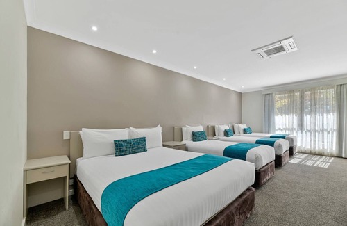 Orange Hotel | Central Caleula Motor Lodge