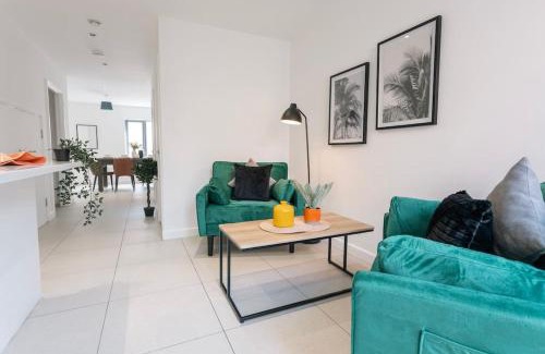 Gateshead House | Central Cambourne Place Retreat