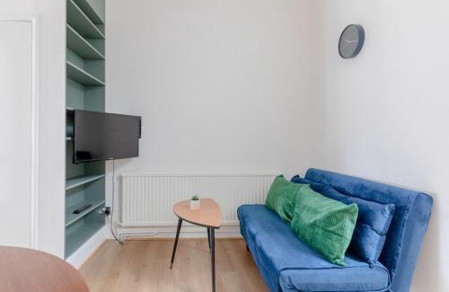 Fulham Apartment | Central & Charmingly Curated 1BD WiFi Fulham