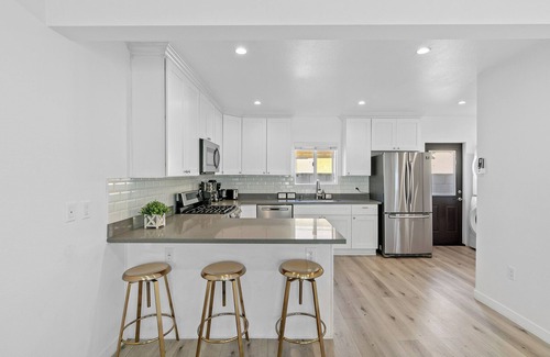 Mid City Hotel | Central Chic 1BR Apt + Sofa Bed, Parking, W/D