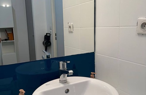 Montessuy Apartment | Central, fully-equipped studio Lyon kitchen included