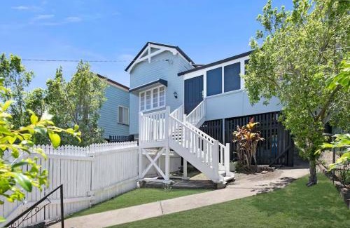 Milton House | Central Haven Milton 4BR Sleeps 10