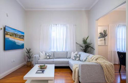 Milton House | Central Haven Milton 4BR Sleeps 10