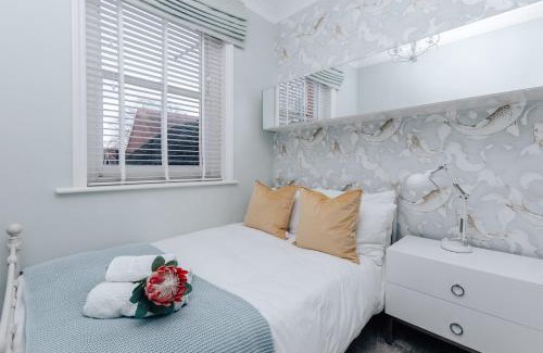 Henley-on-Thames Apartment | Central Hidden Gem