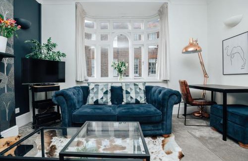 Henley-on-Thames Apartment | Central Hidden Gem