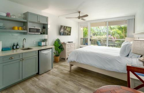 Kihei Apartment | Central Kihei Gem! 3-Min Walk to the Beach & Shops