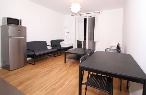 Offenbach am Main Apartment | Central Lovely 2ROOM Apartment for 4/TRAIN STATION
