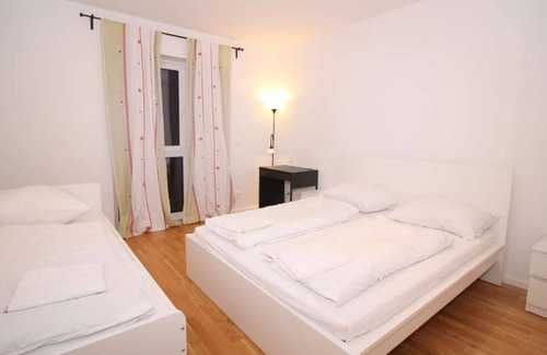 Offenbach am Main Apartment | Central Lovely 2ROOM Apartment for 4/TRAIN STATION