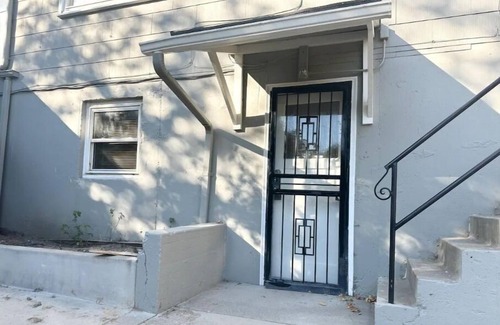 West University House | Central located newly renovated duplex house,3 bd 1 bath whole downstairs unit