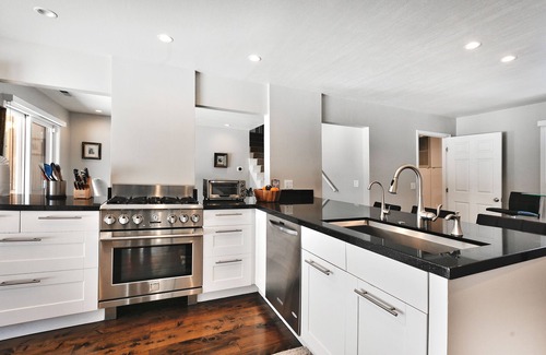 Park Meadows House | CENTRAL LOCATION: Beautiful Four Bedroom 3.5 Bath Home