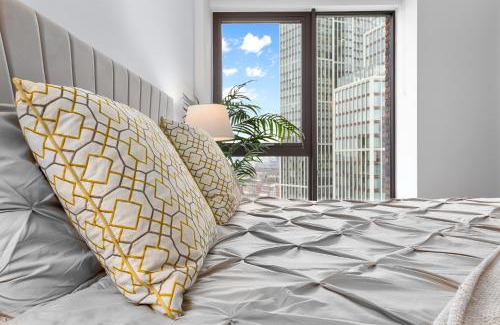 Nine Elms Apartment | Central London New 2 bedroom flat Riverview Balcony
