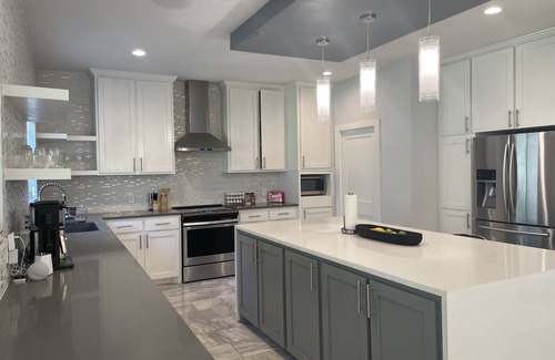 Ederville House | Central Modern Home in DFW Fort Worth Arlington
