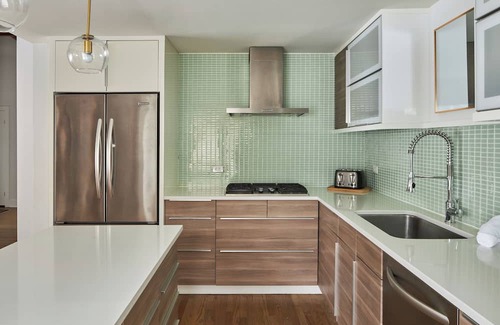Alta Vista House | Central Modern Retreat Ideal for Families & Groups! Sleeps 7, Pet Friendly