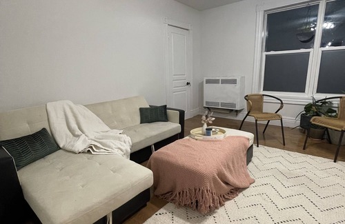 London Apartment | CENTRAL OLD EAST VILLAGE TOP UNIT: 2 bdrm, amenities close