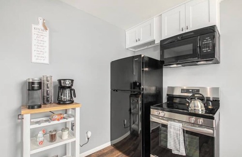 Omaha House | Central Omaha Home- perfect for business travelers