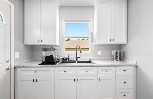 Omaha House | Central Omaha Home- perfect for business travelers