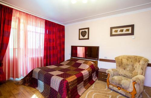 Kherson Apartment | Central Park Apartment in the City Center