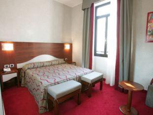 Old Town Hotel | Central Park Hotel Modena