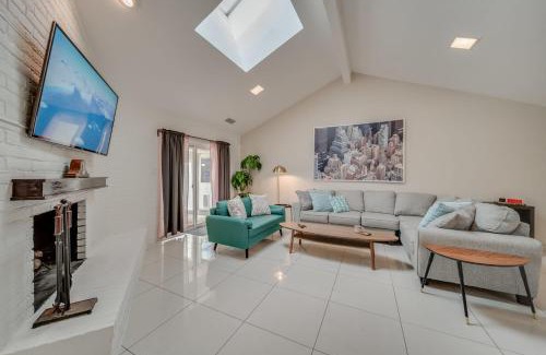 Plano House | Central Plano 4-BD 2-BA Pool Retreat, Sleeps 10