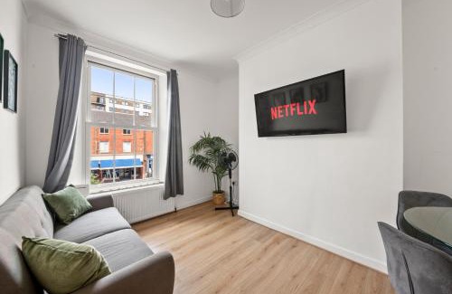 Reading Apartment | Central Reading - 3 bed apartment