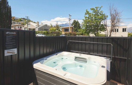 Queenstown City Centre Cottage | Central Spa Escape Studio - F1